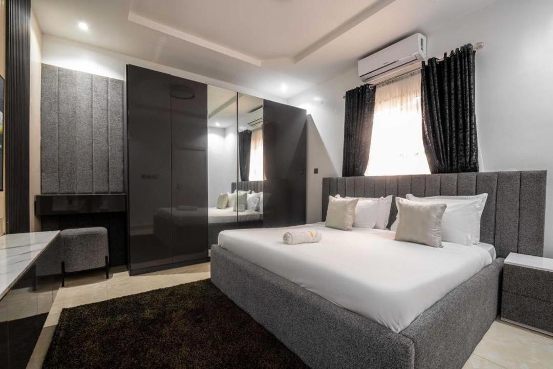 Villa Toscana Luxe Gra Port Harcourt Exterior photo